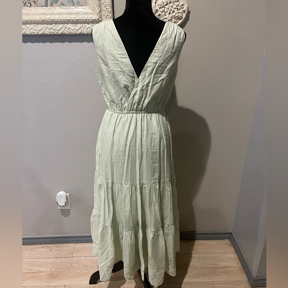 Banana republic very light green maxi dress - Picture 9 of 10